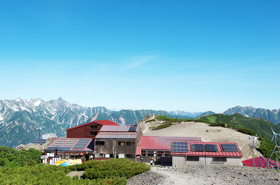 Enjoy the incredible panoramas of the Northern Alps from Chogatake Mountain Hut.